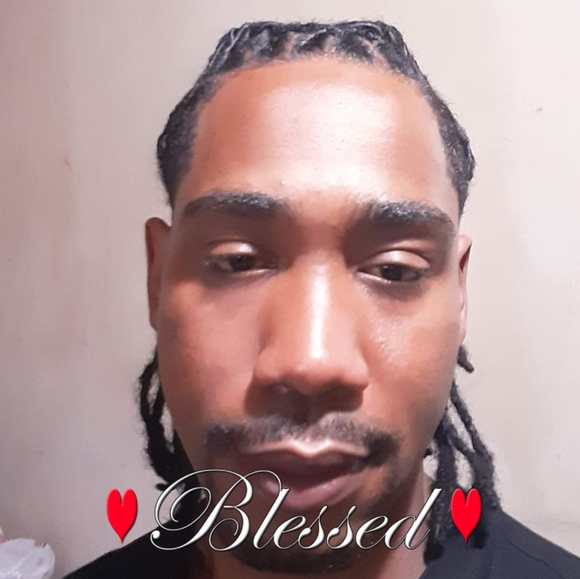 Poshmark profile picture for @gooney